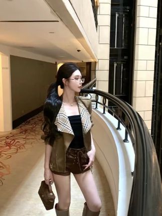 【英区留子】秋冬氛围感复古格纹翻领短款显瘦机车外套女 #显瘦穿搭 #穿出高级感 #品质女装 #套装 #时髦精