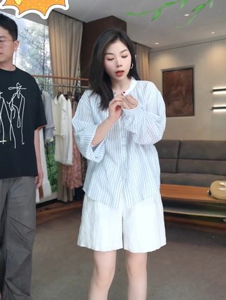 慵懒感蓝白条衬衣 #TenderJinger #谁穿谁好看 #显瘦穿搭 #夏季新款 #高级感穿搭