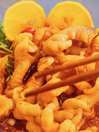 无骨鸡爪凤爪解馋零食 个大肉厚,酸酸辣辣,饿了馋了吃上一口真的太解馋啦!#无骨鸡爪#超便宜超划算#开袋即食#妈呀太香了#无骨鸡爪的做法