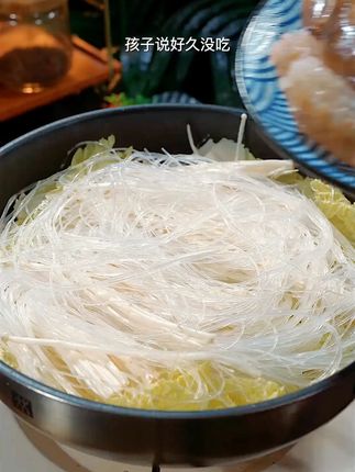 这款蒜蓉酱真的太好吃啦,满满一大瓶,炒菜炖煮来上一勺,香迷糊了,有了它小白也能轻松变大厨#美食分享 #蒜蓉酱 #家常菜教程
