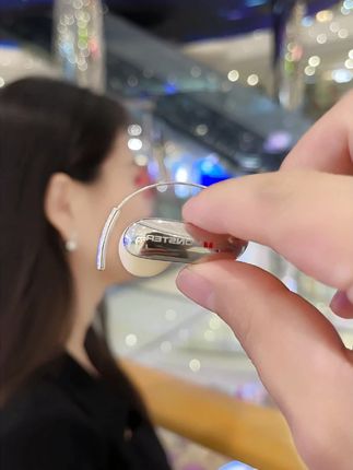 2025新款卖爆了! 别再用传统耳机了, 现在流行这款AI翻译蓝牙耳机,你还没有试过吗?#震震有词#蓝牙耳机#耳机#好物推荐🔥#魔声耳机