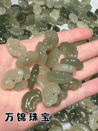 🌸万锦珠宝直播间 这个浅色如意是直播间的爆款,主要是因为它的价格太香啦!#万锦珠宝 #和田玉 #玉吊坠 #珠宝直播#珠宝首饰