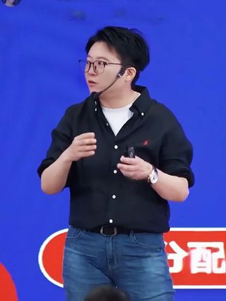 学会幽默到哪里都左右逢源,幽默才是真正的智慧,幽默的人总能处处逢源,得到更多人的喜欢#高情商说话技巧 #说话技巧