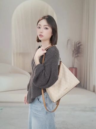 哇姐妹,这款包包也太好看了吧! #包包#包包推荐#斜挎包#女包