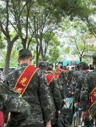 武警天津总队秋季入伍新兵陆续入营 (作者:武警天津总队 张荣鑫、郝晋伟、苏帅瑶、蒲昌升;编辑:李楠)