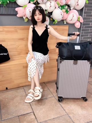 一眼爱了,行李箱真的是越简单越高级,出门赚翻回头率! #行李箱 #旅行箱 #拉杆箱 #出差旅行必备 #大学生行李箱