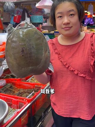 嘉之派泡椒鸭掌 每只鸭掌都有手掌那么大,用上好的醋和酱油泡出来的,出去玩带上几包,好吃又方便#鸭掌 #好物推荐 #必吃榜 #快来一起尝个鲜