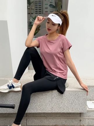 瑜伽服女2025夏新款大码健身运动透气圆领户外休闲跑步运动健身服瑜伽服女2025夏新款大码健身运动透气圆领户外休闲跑步运动健身服