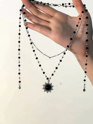 这款黑色太阳花流苏项链真的和秋天很搭配 #首饰分享 #项链 #小众设计感 #高级感 #时尚饰品