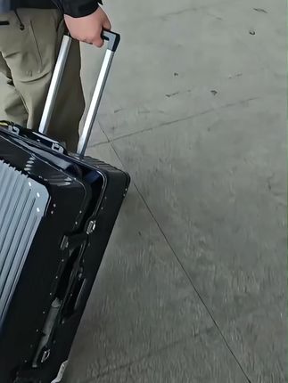 别让行李耽误你的假期直到我换了卡帝乐鳄鱼行李箱 #行李箱推荐 #行李箱大容量 #卡帝乐鳄鱼行李箱 #出门必备 #轻盈耐造