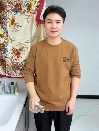 装一个这样的水龙头吸盘置物架,平时用的洗护用品都可以放上去收纳,转角也能用,台面不会乱糟糟的!#置物架 #台面收纳