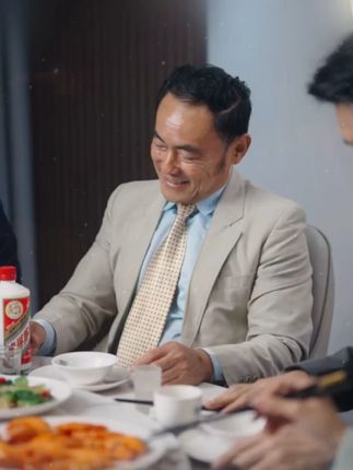职场破局,以锋芒赢场面。官场谋势,借人情换情面。生意场纵横,用底线定体面。#情商 #高情商 #职场 #情面体面场面 #人际交往