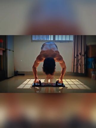 俯卧撑找不准发力点?手腕不适?这块板子能解锁 多种姿勢,帮你解决〜#居家搬燎#俯卧撑#自律#励志 #新手健身