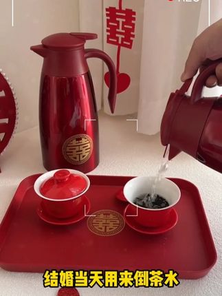 陪嫁喜水壶,传统婚俗有讲究!保温保热实用好看,婚后日常用的都是喜庆。#婚庆用品 #陪嫁水壶 #传统礼仪 #新婚必备 #实用好物
