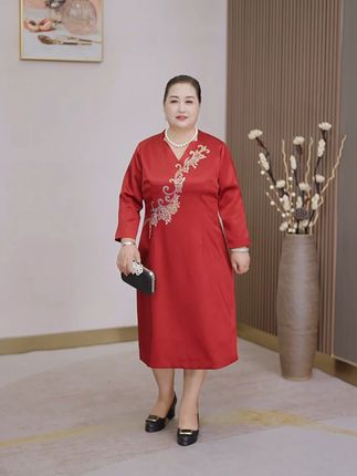 从容典雅,于幸福盛宴华彩绽放 #遮肚子藏肉显瘦连衣裙穿搭#精品女装搭配#喜婆婆平时也能穿的服装#中老年女装