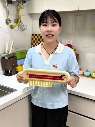 水槽边真少不了这个挡水板,有了它洗碗洗菜就不怕打湿衣服了!可伸缩的设计不挑水槽大小,自带的置物架还能收纳洗碗工具! #厨房好物   #实用好物  #防溅挡水板