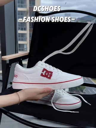 这鞋也太好看了吧,软底软面,透气不臭脚!#板鞋  #透气舒适  #美鞋实拍  #软底软面