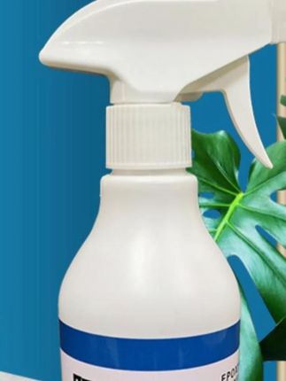 美缝好搭档!彩砂清洗剂高效又环保 做美缝怕残留难清理?这款彩砂清洗剂帮你轻松搞定!不仅能辅助擦洗彩砂残留,还能助力收光,让缝隙平整又有自然油润度,美缝效果更精致。成分环保安全,施工时不用担心刺鼻异味,用着放心。清洁力在线,顽固彩砂污渍轻松去除,省时又省力,新手也能轻松上手。不管是家庭美缝施工,还是专业师傅使用,都是省心好工具,让美缝过程更顺畅! #彩砂 #美缝 #环保美缝剂 #平缝 #家庭装修