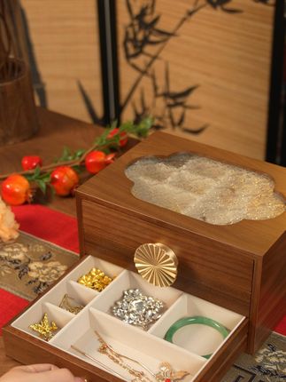 这哪里是首饰盒? 分明是装满东方美学的时光宝盒!每一格都藏着古韵时光,填满它,就是把风华岁月锁进宝盒!#首饰盒 #饰品轻奢小众高级感