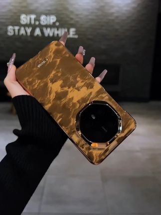 为您的华为Mate70RS焕启「专属魅力」! 这款匠心独运的手机壳,巧妙融合传统山水意境与前沿现代科技,将东方美学的隽永神韵凝于方寸之间。#手机壳 #mate70rs非凡大师手机壳 #mate70pro手机壳 #华为手机产品 #国风手机壳推荐