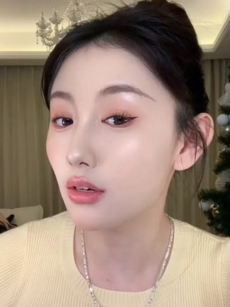 天热爱出油出汗的姐妹,赶紧来薅#定妆喷雾  羊毛!真的巨好用!#持妆  #美妆好物  #自用好物推荐  #定妆喷雾推荐