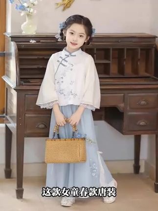2025新款女童汉服春装,新中式国风套装超美! #新中式套装 #2025新款 #女童汉服春装 #国风童装 #儿童古风唐装