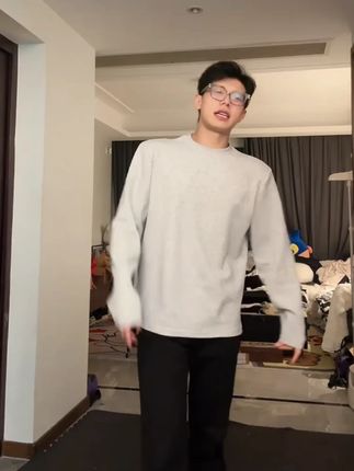 结构拼接长袖T恤男初秋果冻棉垫肩显宽体恤衫时尚休闲圆领打底tee#男生穿搭 #品质男装 #t恤 #潮牌 #大码搭配