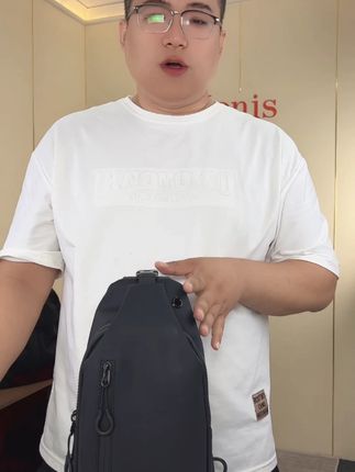 CASA KONIS新品男士单肩斜挎包时尚胸包通勤机能防水时尚休闲包#单肩包 #斜挎包 #休闲包 #时尚胸包 #防水包