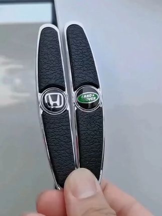 车门这个位置一定要保护好,贴上这个防撞条可以很好的保护车门不被刮花,而且还能起到减震防撞作用#车门防撞贴