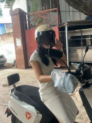 夏天必备,防晒黑,防雨水,新国标头盔,不一样的感受