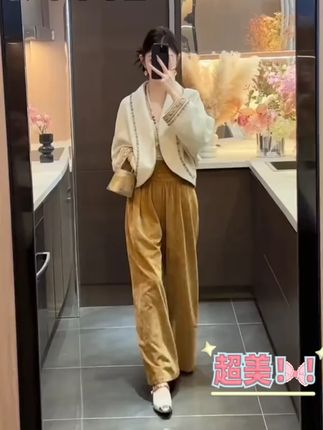 不困于当下,不怯于未知。#气质穿搭 #美出高级感 #新中式穿搭 #国风古韵 #早秋不费力显贵穿搭