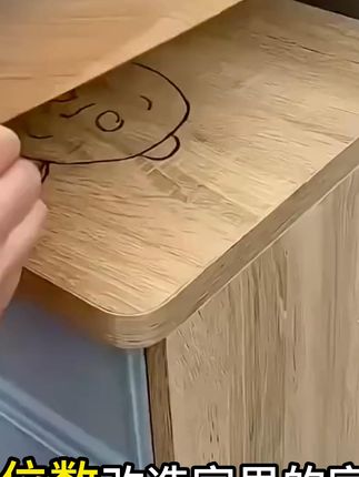 自粘木纹翻新贴纸,撕开就可以直接贴,家里的旧家具都可以翻新#家居好物推荐 #木纹贴纸 #家具翻新改色 #家具翻新贴纸 #防水贴纸推荐