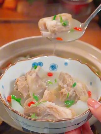 用上这个牛羊肉汤料包。你在家炖个汤鲜味美的牛羊肉汤,没有一点膻味!#羊肉#羊肉汤 #牛羊肉汤料包 #汤料 #汤料包 #炖汤