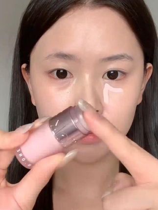 不愧是化妆师安利的#棉花糖粉扑 上妆快又服帖,还是干湿两用哦 #口红试色# 不沾杯不掉色 #唇粉霜
