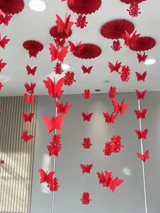 这款结婚房装饰布置套装太适合啦!喜字拉花装点吊顶、客厅天花板和屋顶,红得热烈又喜庆。不管是男方还是女方的新房,用它一布置,婚礼氛围直接拉满,让新房充满浓浓的甜蜜与幸福气息~ #喜庆用品 #婚庆用品 #婚房布置