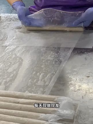 泉州鱼卷哪家强?曼玲崇武鱼卷:正宗产地直供 #福建小吃 #闽南小吃 #泉州美食 #闽南小吃 #泉州小吃 @DOU+小助手