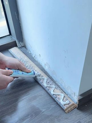 木地板压边条专用胶地板压条过门踢脚线免钉胶门槛收口条强力胶水#装修 #地板 #美缝 #现场施工 #实用好物
