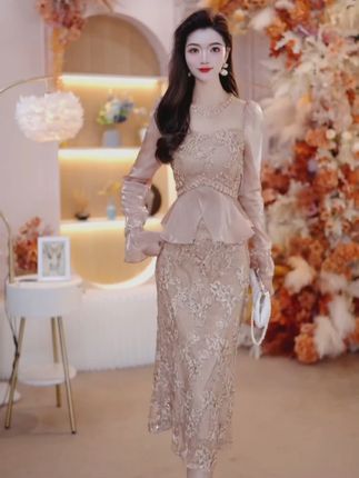 人心各有所感 角度不同 又怎么能相互理解#秋冬穿搭新鲜感在线 #晒晒我的秋日穿搭 #秋季日常实用穿搭思路分享 #连衣裙