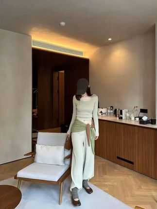 洋气衣服女早秋气质百搭U领长袖针织衫上衣送披肩休闲直筒阔腿裤#穿出高级感 #慵懒感穿搭 #松弛感穿搭 #显瘦穿搭 #时尚