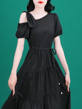 衣服有价,形象无价,越美的女人幸福指数越高,美丽不仅呈现给别人,更是取悦自己。#夏季新款#连衣裙#品质女装#谁穿谁好看