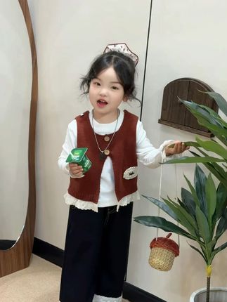 女童韩系洋气秋装2025新款女宝宝毛衣马甲三件套儿童花边时尚套装#女童秋装 #韩系套装 #毛衣马甲 #三件套 #时尚童装