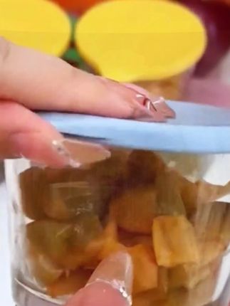 现在商家实在太卷了,这个价格发4个玻璃密封小罐,装点咸菜榨菜小零食都很不错,还是带密封盖的!#玻璃罐密封带盖 #密封罐 #厨房好物