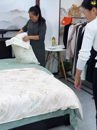 L四件套  天越来越冷!晚上家里冷的真能备上这磨毛的四件套!真的老舒服老暖和了!#床上用品  #磨毛四件套  #四件套  #过冬四件套  #床品