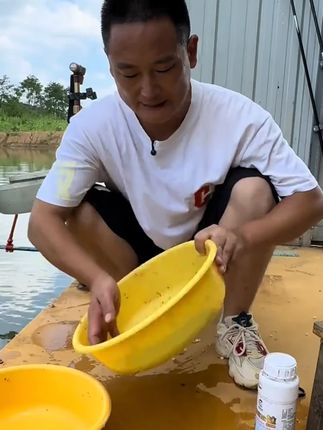 蔡哥甄选小麦蛋白鱼饵大球黑坑拉大饵钓鱼饵料快速户外垂钓用品 月销十万的拉饵,能让任何饵料秒开秒出丝 #拉饵技巧 #拉丝粉 #拉大球