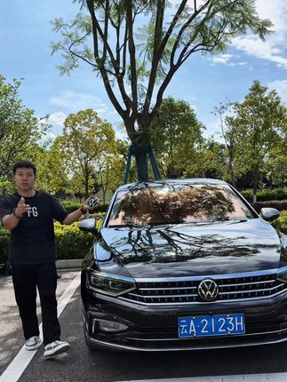 大众原车电瓶裸露在外,很不安全 直接安排这个电瓶保护盖,放尘防腐蚀防止电瓶老化。 #电瓶保护盖 #大众