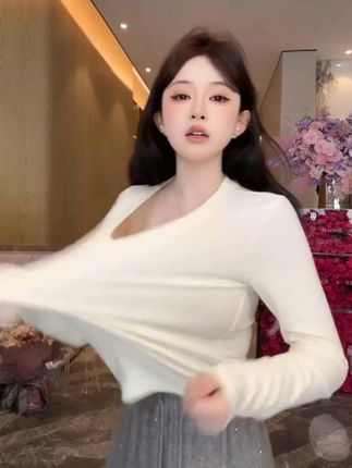 浩哥严选●上衣预JJD修身简版显瘦百搭时尚日常小众设计 #浩哥女装 #显瘦穿搭 #日常搭配 #内搭 #今年最流行穿搭