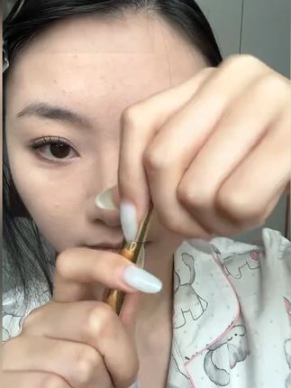 有了它我看谁还不会画下睫毛 #极细眼线笔 #名创优品小金管眼线笔 #下睫毛 #眼线笔 #眼线笔推荐