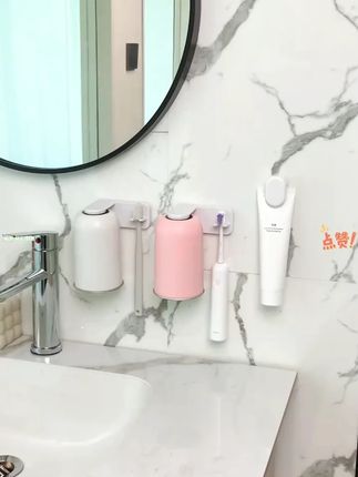 怎么会有这么好看还不伤墙面的杯子啊,免打孔置物架敲好用的 #磁吸漱口杯 #牙刷杯 #刷牙杯子 #免打孔置物架 #磁吸牙刷杯