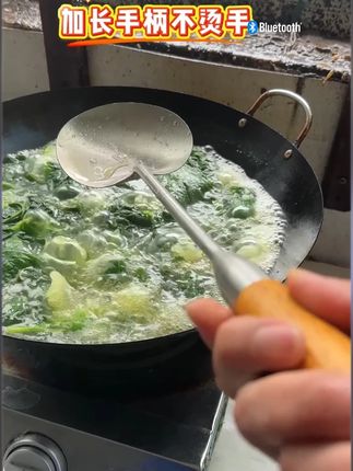 自从有了这个加长手柄的锅铲,炒菜再也不用担心烫手了 #锅铲 #炒勺 #加长手柄锅铲