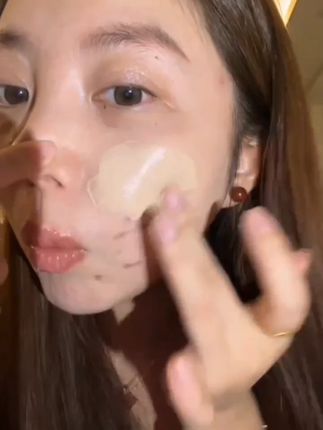 恒润无瑕粉底液不卡粉不假面妆效自然防水体系持妆bb#恒润 #无瑕粉底液 #不卡粉不假面妆效 #自然防水 #体系持妆bb